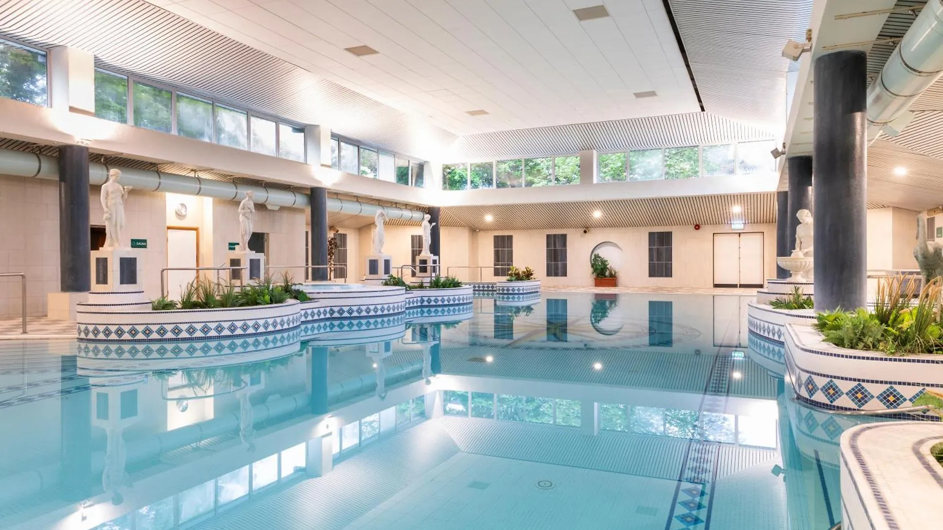 Grand Hotel Malahide 4*,