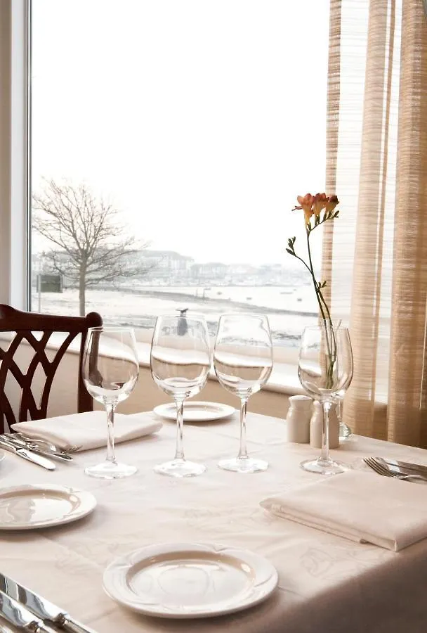 Grand Hotel Malahide 4*,